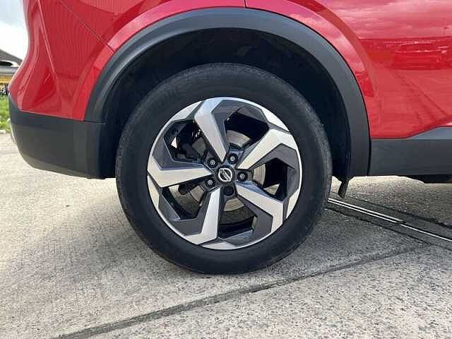 Nissan QASHQAI 1.3 DIG-T MHEV N-Connecta SUV 5dr Petrol Hybrid Manual Euro 6 (s/s) (140 ps)