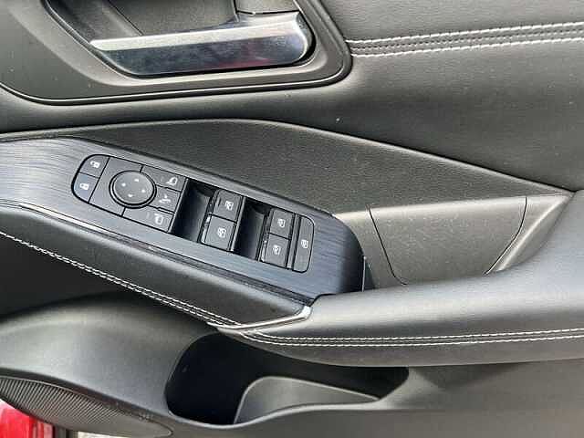 Nissan QASHQAI 1.3 DIG-T MHEV N-Connecta SUV 5dr Petrol Hybrid Manual Euro 6 (s/s) (140 ps)
