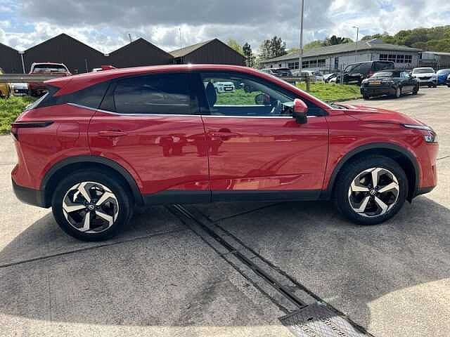 Nissan QASHQAI 1.3 DIG-T MHEV N-Connecta SUV 5dr Petrol Hybrid Manual Euro 6 (s/s) (140 ps)
