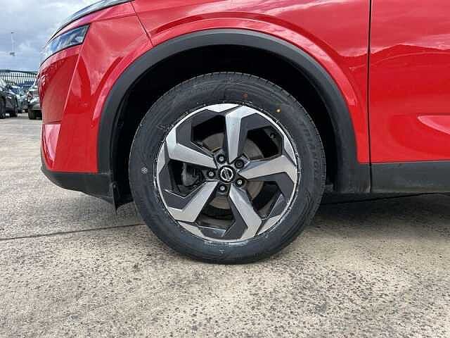 Nissan QASHQAI 1.3 DIG-T MHEV N-Connecta SUV 5dr Petrol Hybrid Manual Euro 6 (s/s) (140 ps)