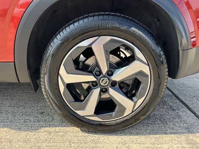 Nissan QASHQAI 1.3 DIG-T MHEV N-Connecta SUV 5dr Petrol Hybrid Manual Euro 6 (s/s) (140 ps)