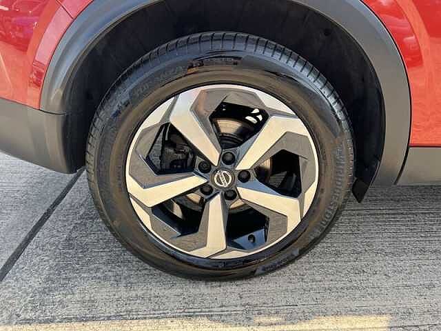 Nissan QASHQAI 1.3 DIG-T MHEV N-Connecta SUV 5dr Petrol Hybrid Manual Euro 6 (s/s) (140 ps)