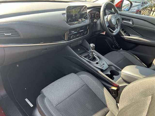 Nissan QASHQAI 1.3 DIG-T MHEV N-Connecta SUV 5dr Petrol Hybrid Manual Euro 6 (s/s) (140 ps)