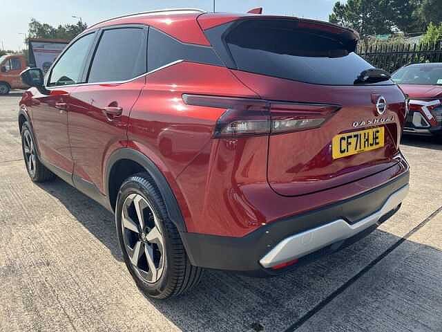 Nissan QASHQAI 1.3 DIG-T MHEV N-Connecta SUV 5dr Petrol Hybrid Manual Euro 6 (s/s) (140 ps)