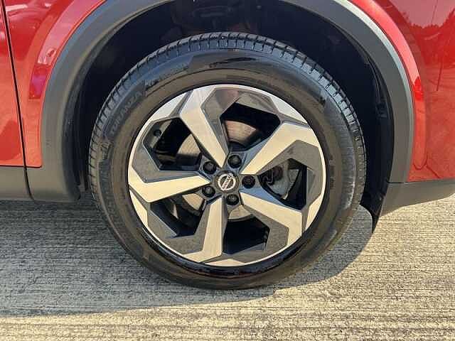 Nissan QASHQAI 1.3 DIG-T MHEV N-Connecta SUV 5dr Petrol Hybrid Manual Euro 6 (s/s) (140 ps)