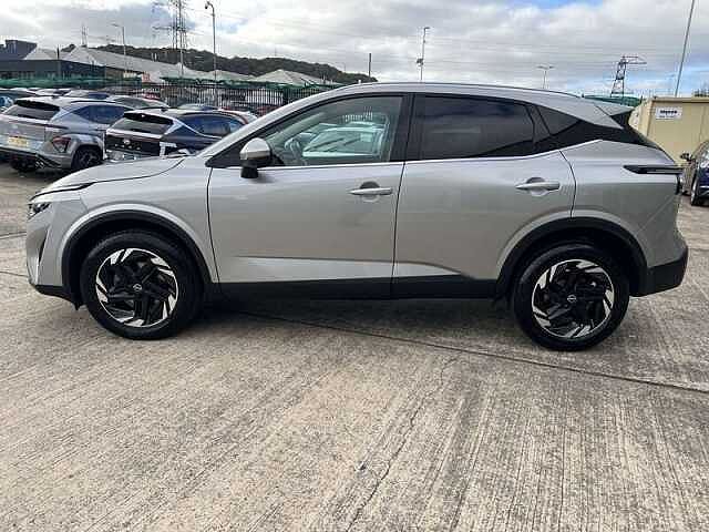 Nissan QASHQAI 1.3 DIG-T MHEV N-Connecta SUV 5dr Petrol Hybrid Manual Euro 6 (s/s) (140 ps)