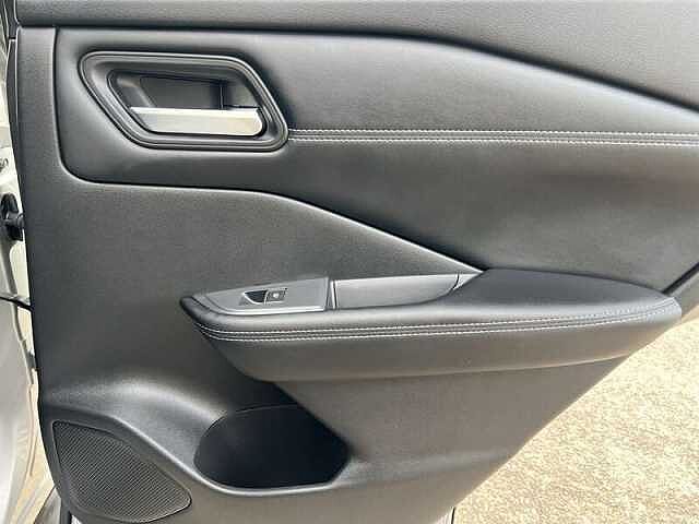 Nissan QASHQAI 1.3 DIG-T MHEV N-Connecta SUV 5dr Petrol Hybrid Manual Euro 6 (s/s) (140 ps)