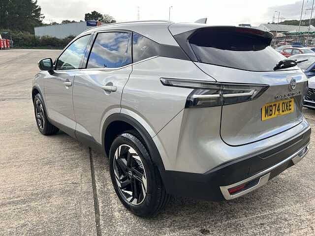 Nissan QASHQAI 1.3 DIG-T MHEV N-Connecta SUV 5dr Petrol Hybrid Manual Euro 6 (s/s) (140 ps)