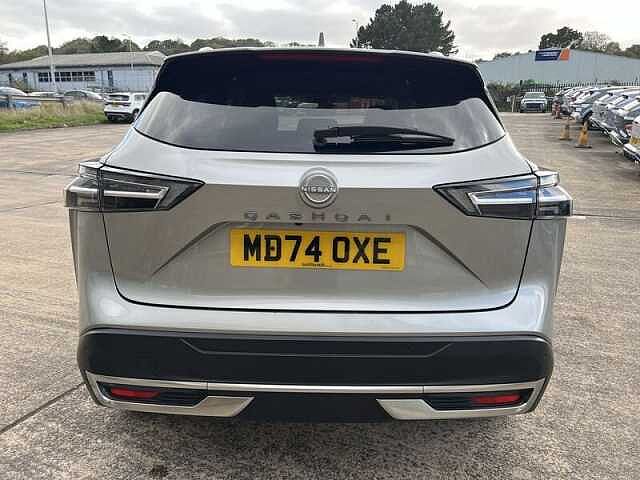 Nissan QASHQAI 1.3 DIG-T MHEV N-Connecta SUV 5dr Petrol Hybrid Manual Euro 6 (s/s) (140 ps)