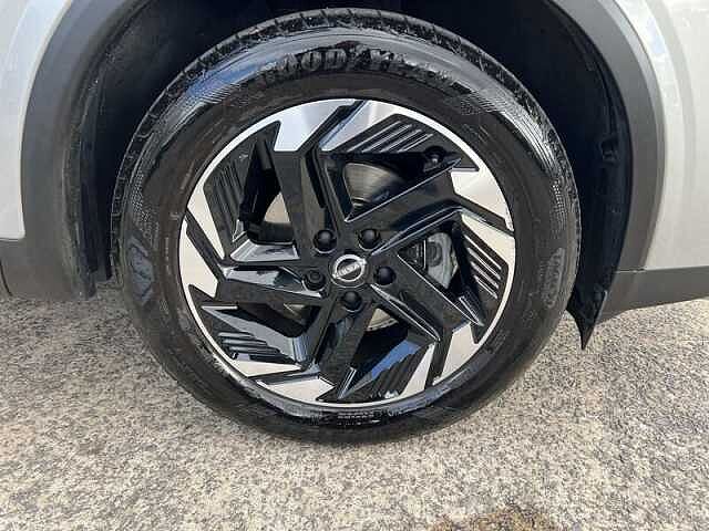 Nissan QASHQAI 1.3 DIG-T MHEV N-Connecta SUV 5dr Petrol Hybrid Manual Euro 6 (s/s) (140 ps)