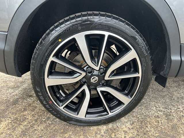 Nissan QASHQAI 1.6 dCi Tekna SUV 5dr Diesel XTRON Euro 6 (s/s) (130 ps)