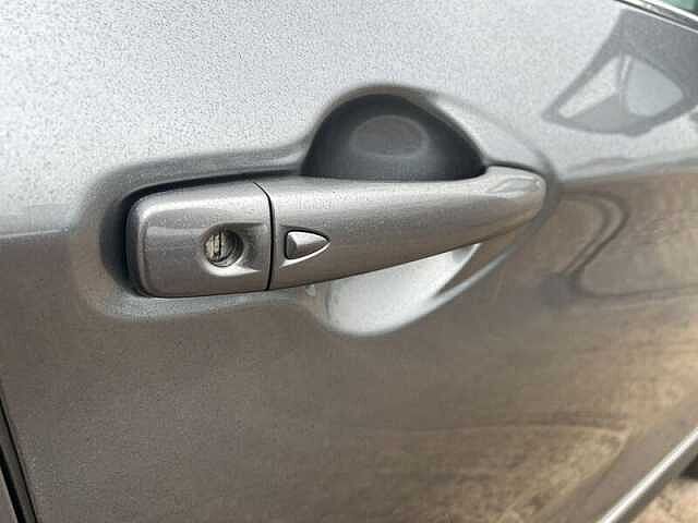 Nissan QASHQAI 1.6 dCi Tekna SUV 5dr Diesel XTRON Euro 6 (s/s) (130 ps)