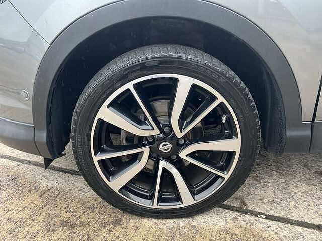 Nissan QASHQAI 1.6 dCi Tekna SUV 5dr Diesel XTRON Euro 6 (s/s) (130 ps)