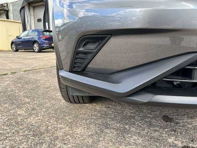 Nissan Juke 1.6 Acenta Premium SUV 5dr Petrol Hybrid Auto Euro 6 (143 ps)