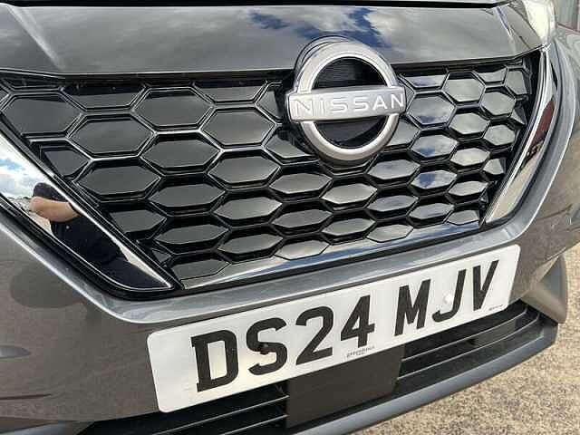 Nissan Juke 1.6 Acenta Premium SUV 5dr Petrol Hybrid Auto Euro 6 (143 ps)
