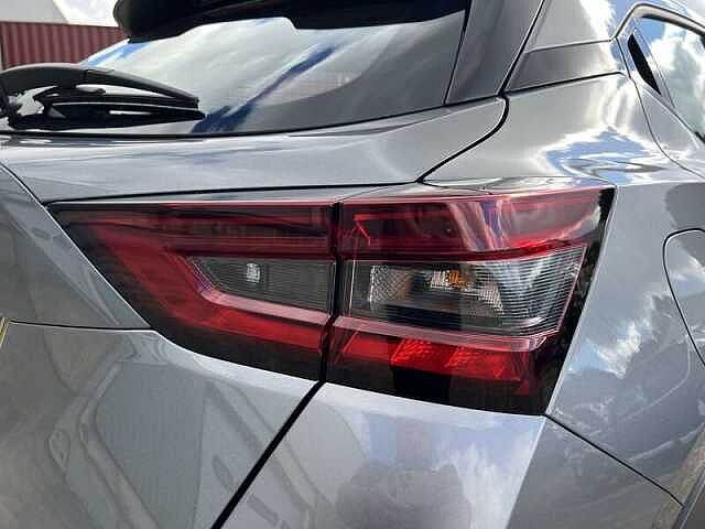 Nissan Juke 1.6 Acenta Premium SUV 5dr Petrol Hybrid Auto Euro 6 (143 ps)