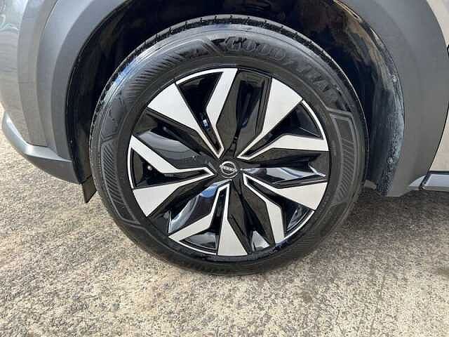 Nissan Juke 1.6 Acenta Premium SUV 5dr Petrol Hybrid Auto Euro 6 (143 ps)