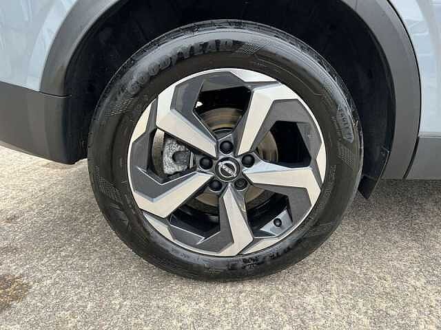 Nissan QASHQAI 1.3 DIG-T MHEV N-Connecta SUV 5dr Petrol Hybrid Manual Euro 6 (s/s) (140 ps)