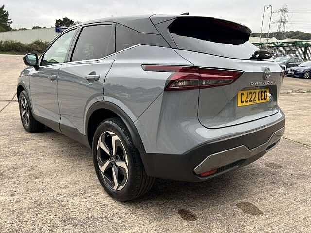 Nissan QASHQAI 1.3 DIG-T MHEV N-Connecta SUV 5dr Petrol Hybrid Manual Euro 6 (s/s) (140 ps)