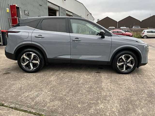Nissan QASHQAI 1.3 DIG-T MHEV N-Connecta SUV 5dr Petrol Hybrid Manual Euro 6 (s/s) (140 ps)
