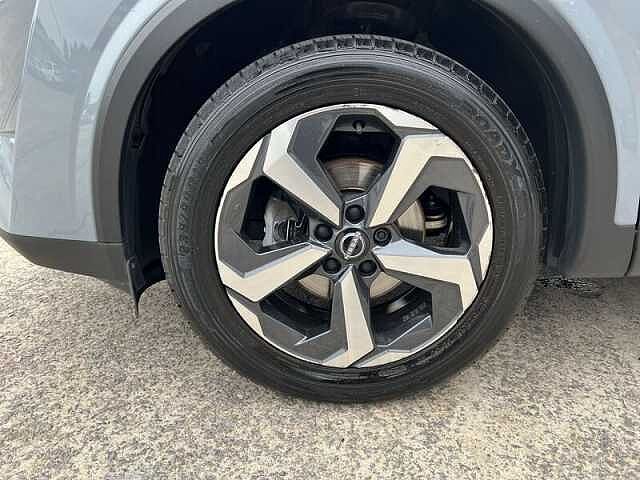 Nissan QASHQAI 1.3 DIG-T MHEV N-Connecta SUV 5dr Petrol Hybrid Manual Euro 6 (s/s) (140 ps)