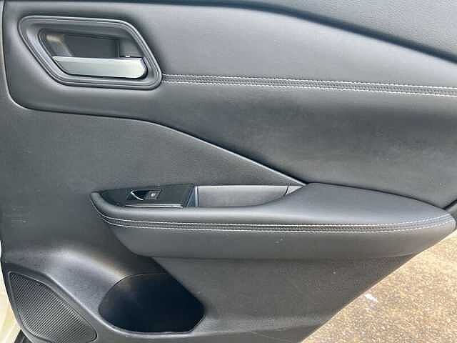 Nissan QASHQAI 1.3 DIG-T MHEV Acenta Premium SUV 5dr Petrol Hybrid Manual Euro 6 (s/s) (140 ps)