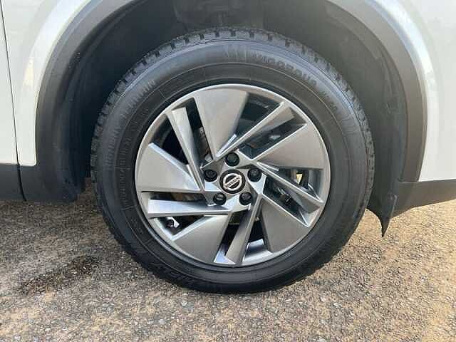 Nissan QASHQAI 1.3 DIG-T MHEV Acenta Premium SUV 5dr Petrol Hybrid Manual Euro 6 (s/s) (140 ps)